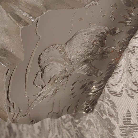 3/$30 Kelonia Crystal Etched Elephant - Picture 4 of 4